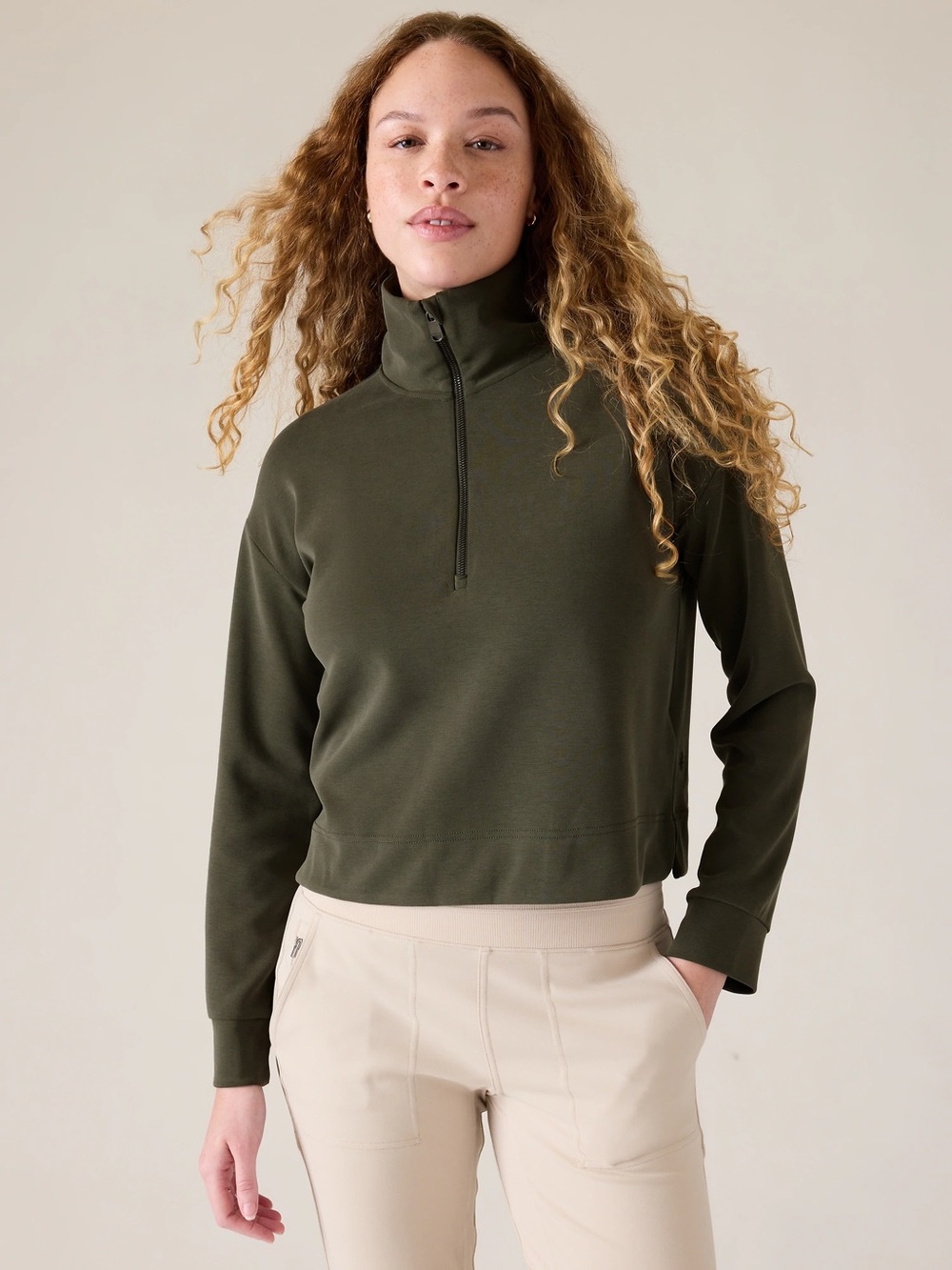 Athleta Seasoft Quarter Zip Sweatshirt in Aspen Olive Women’s Small Activewear